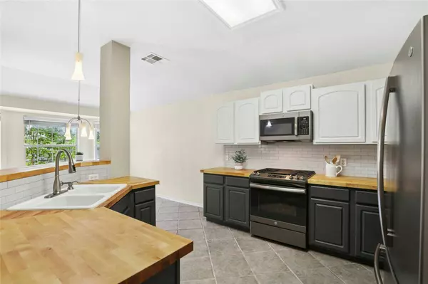 1603 Country Squire DR, Cedar Park, TX 78613