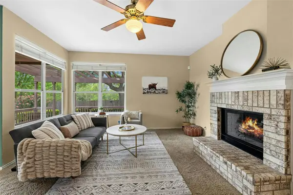 1115 Blackthorn DR, Pflugerville, TX 78660