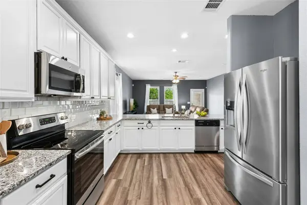 151 Plantain DR, Hutto, TX 78634