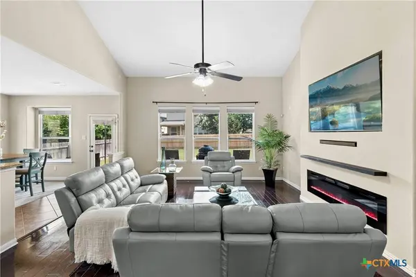 206 Paul Azinger CT, Round Rock, TX 78664