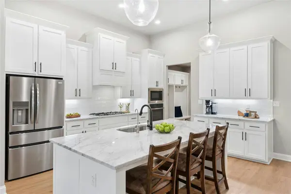 11175 Golden Eagle Ave, Salado, TX 76571
