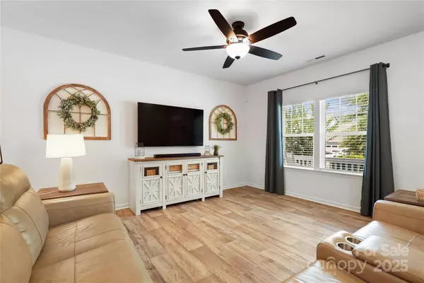 5069 Thomasville DR, Belmont, NC 28012