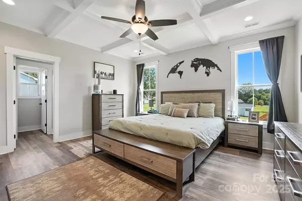 102 Royal AVE, Albemarle, NC 28001