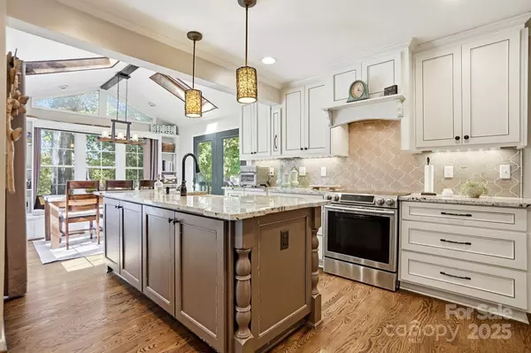 434 Chadmore DR, Charlotte, NC 28270