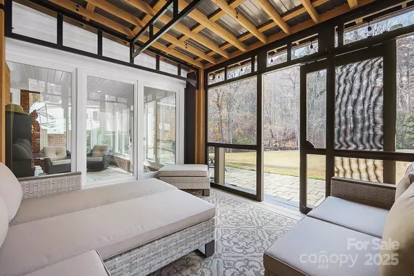 10915 Tara Oaks DR, Charlotte, NC 28227