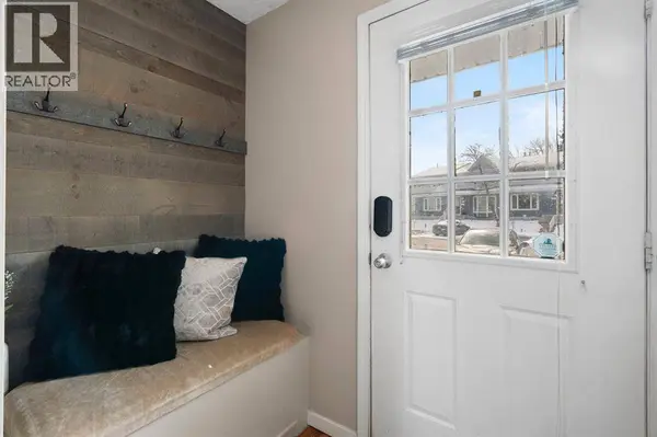 89 bermuda Lane NW, Calgary, AB T3K2H3