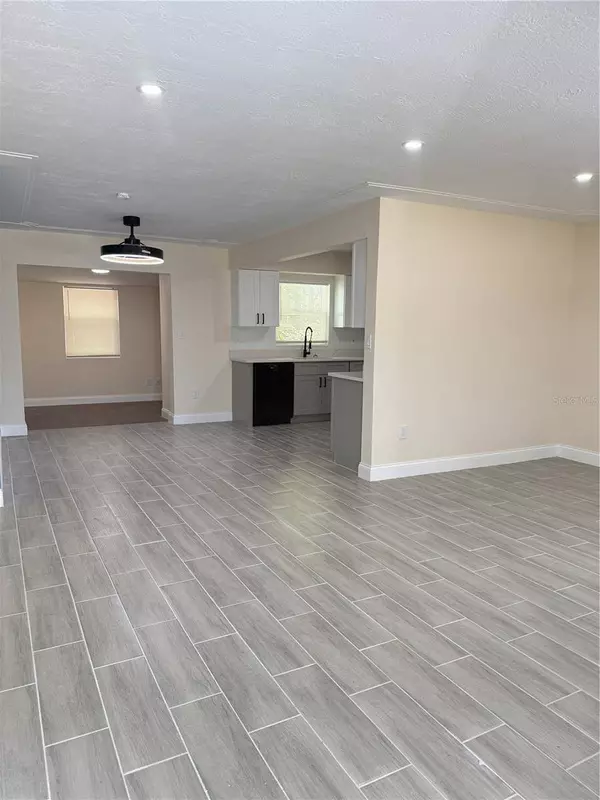 5311 3RD ST W, Bradenton, FL 34207