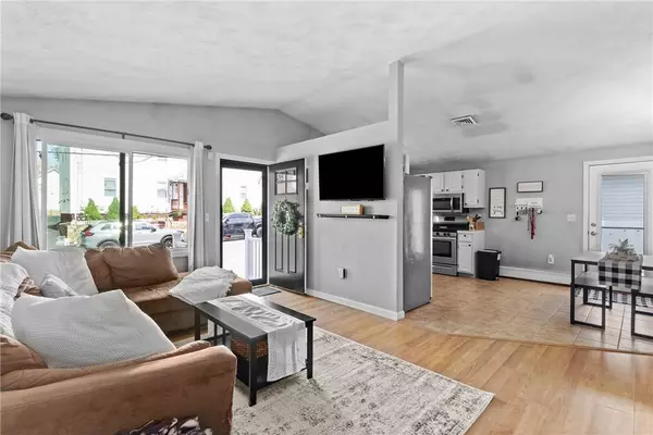 36 Ophelia ST, Providence, RI 02909