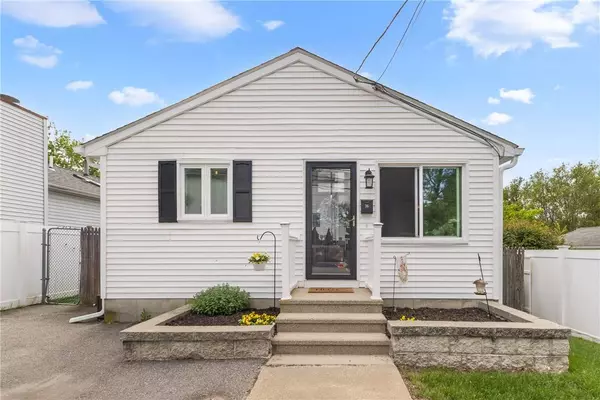 36 Ophelia ST, Providence, RI 02909