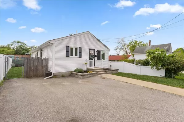 36 Ophelia ST, Providence, RI 02909