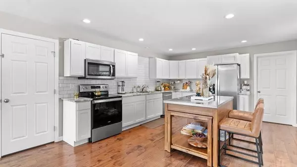 96 Town Farm Rd, Warren, MA 01083