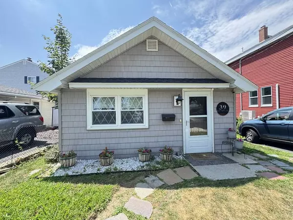 39 Bay View Ave, Winthrop, MA 02152