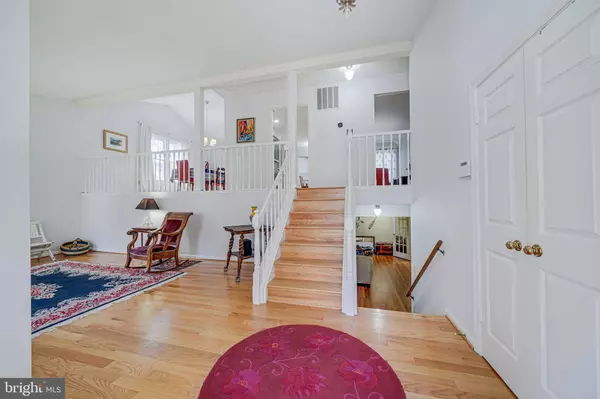 10713 DUNDAS OAK CT, Burke, VA 22015