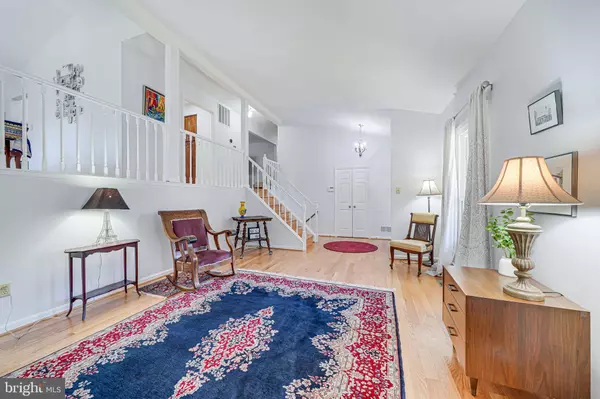 10713 DUNDAS OAK CT, Burke, VA 22015