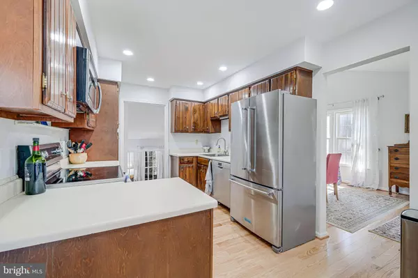 10713 DUNDAS OAK CT, Burke, VA 22015