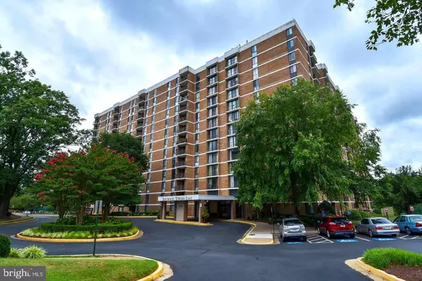 2311 PIMMIT DR #106, Falls Church, VA 22043