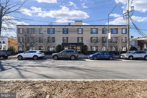 5112 MACARTHUR BLVD NW #209, Washington, DC 20016