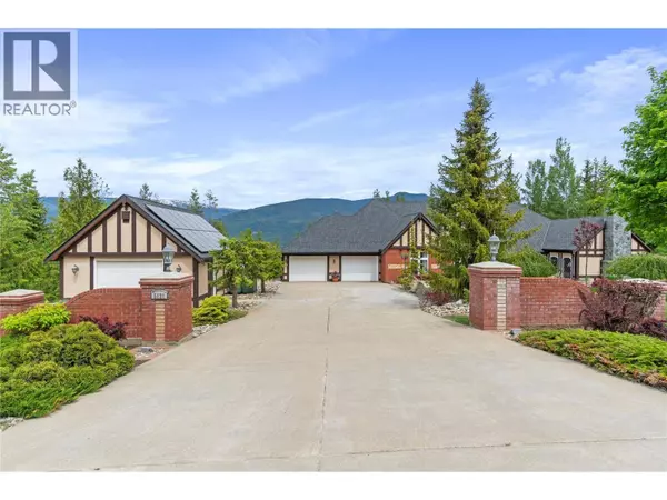 5121 IVY Road, Eagle Bay, BC V0E1T0