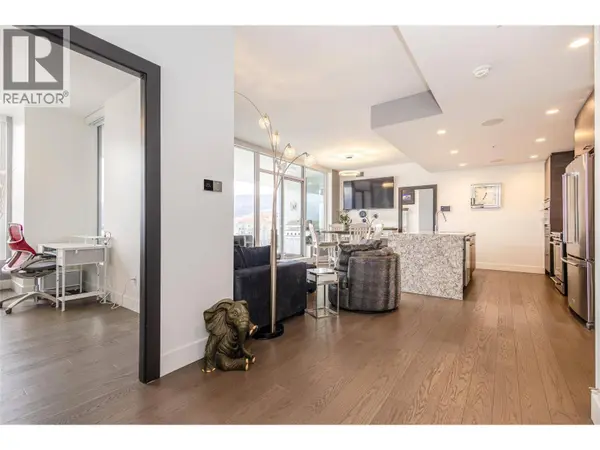 1191 SUNSET DR #1404, Kelowna, BC V1Y0J4