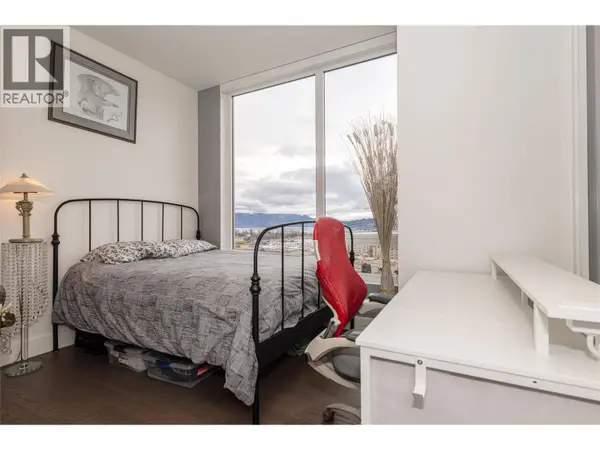 1191 SUNSET DR #1404, Kelowna, BC V1Y0J4