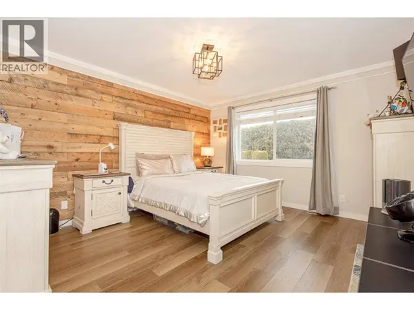 205 Gerstmar RD #1, Kelowna, BC V1X4A6