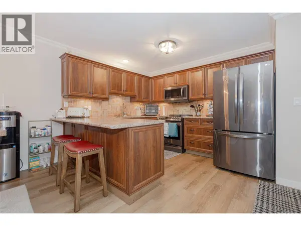 205 Gerstmar RD #1, Kelowna, BC V1X4A6