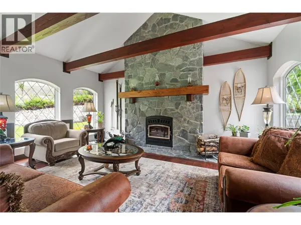 5121 IVY Road, Eagle Bay, BC V0E1T0