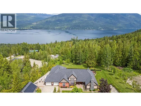 5121 IVY Road, Eagle Bay, BC V0E1T0