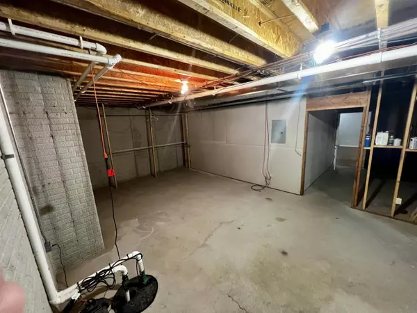 3309 Lily LN, Marshalltown, IA 50158