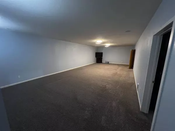 3309 Lily LN, Marshalltown, IA 50158