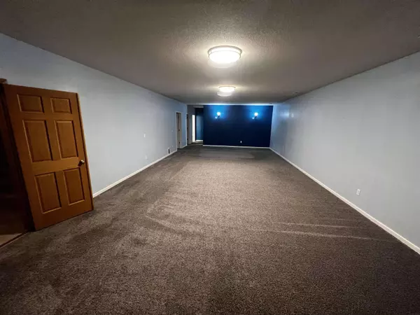 3309 Lily LN, Marshalltown, IA 50158