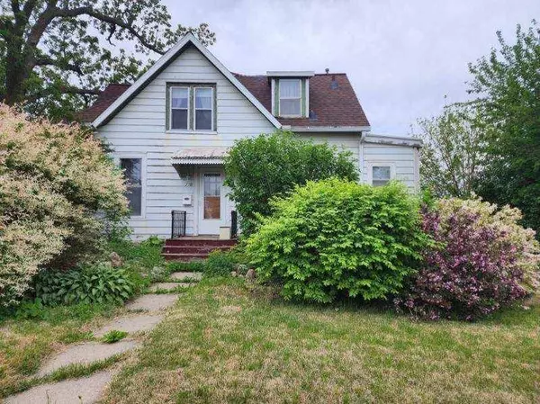 210 N 4th AVE, Marshalltown, IA 50158