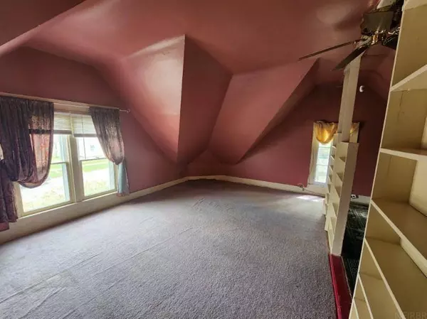 210 N 4th AVE, Marshalltown, IA 50158