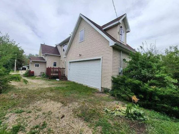 210 N 4th AVE, Marshalltown, IA 50158