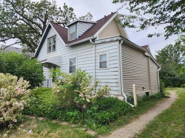 210 N 4th AVE, Marshalltown, IA 50158