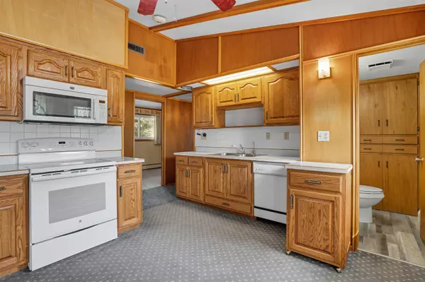 307 W Ridge St ST, Readlyn, IA 50668