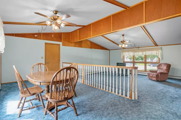 307 W Ridge St ST, Readlyn, IA 50668