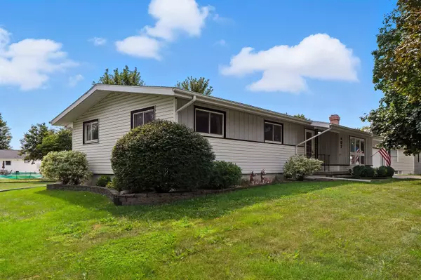 307 W Ridge St ST, Readlyn, IA 50668