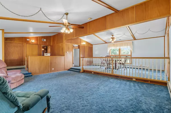 307 W Ridge St ST, Readlyn, IA 50668