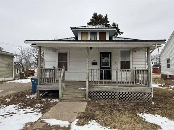 656 N Cedar ST, Monticello, IA 52310