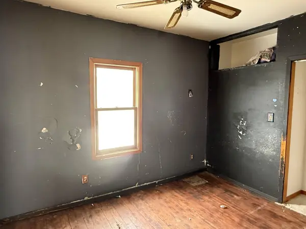 656 N Cedar ST, Monticello, IA 52310