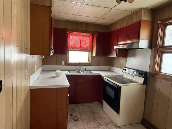 656 N Cedar ST, Monticello, IA 52310