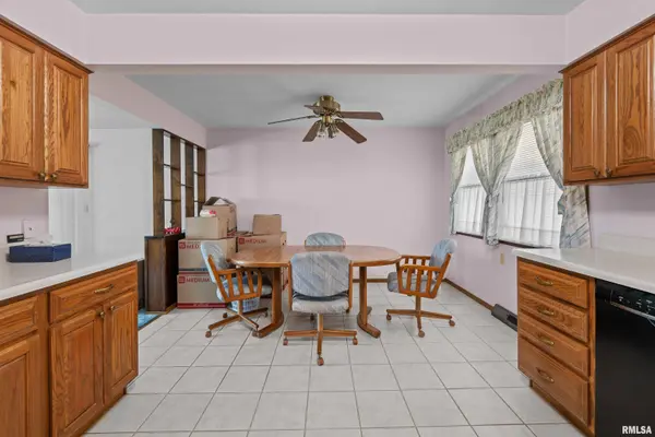 2819 PACIFIC ST, Davenport, IA 52804