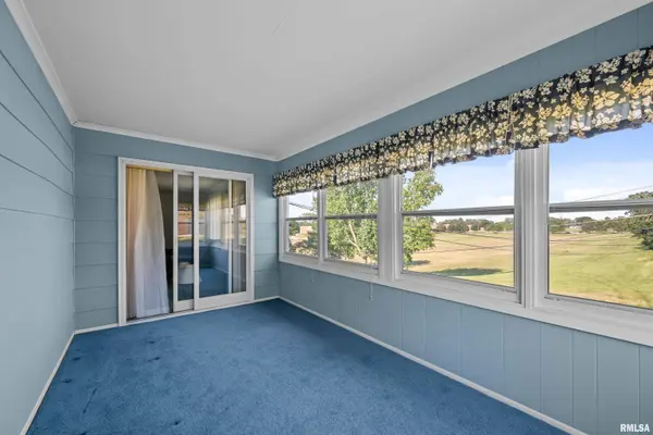 2819 PACIFIC ST, Davenport, IA 52804