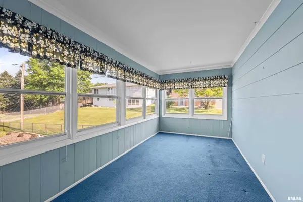 2819 PACIFIC ST, Davenport, IA 52804