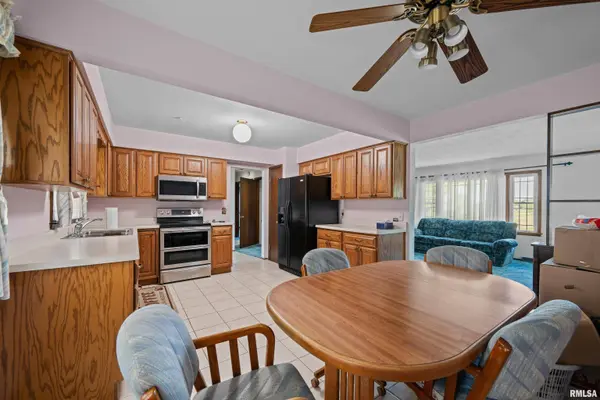 2819 PACIFIC ST, Davenport, IA 52804