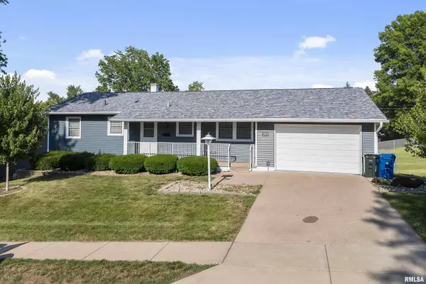 2819 PACIFIC ST, Davenport, IA 52804