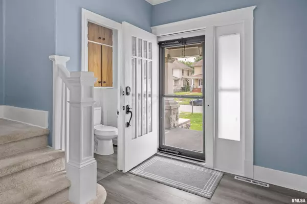 1210 W 17TH ST, Davenport, IA 52804