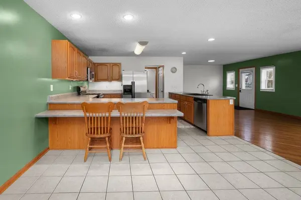 104 2nd St CT, Donahue, IA 52746