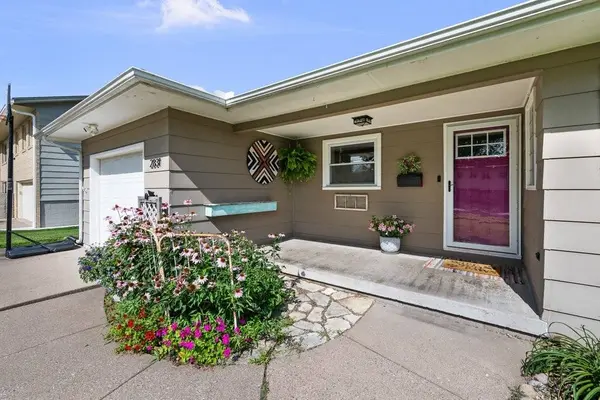 2831 Forest RD, Davenport, IA 52803